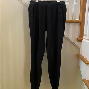 Black men’s Lululemon pant